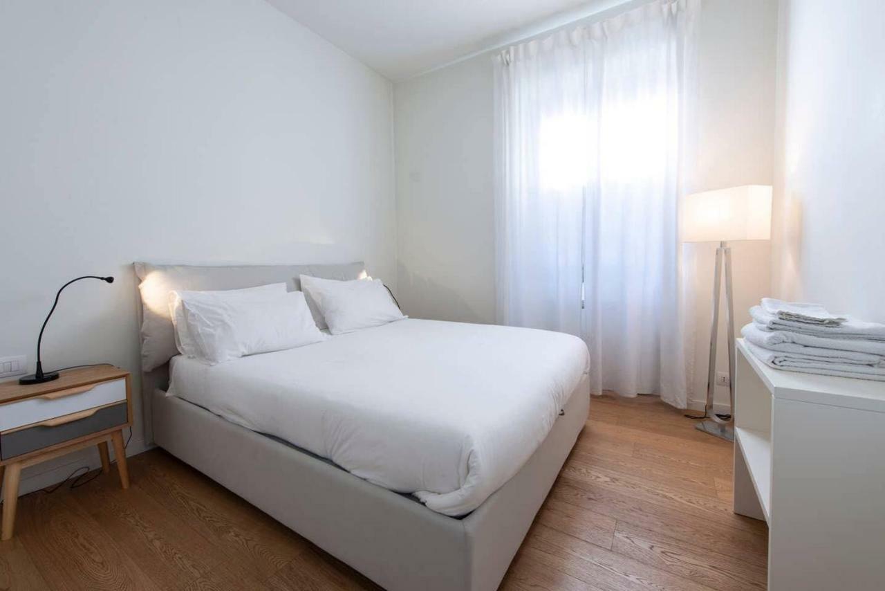 Joivy 1Br Apt In Isola With Stunning View To Bosco Verticale Milan Exterior photo
